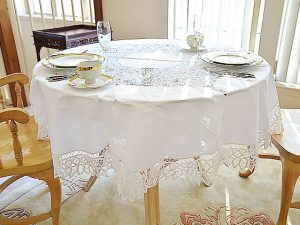 Round Tablecloth. Princess Battenburg Lace wtih Napkins.