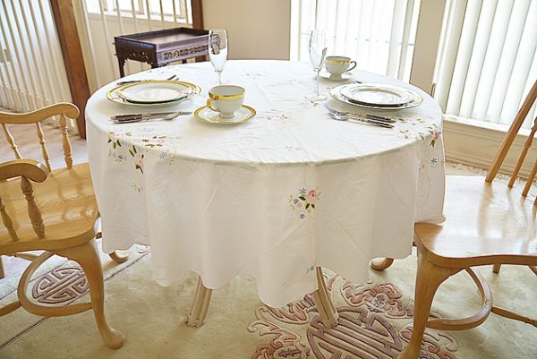 Round Embroidered Tablecloth with Roses